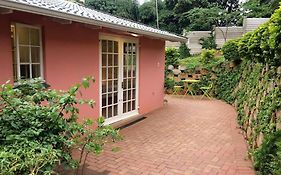 Luxurious Room In Excellent Proximity To Beach